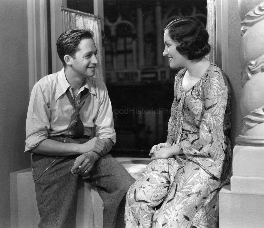 Gloria Swanson 1931 3 WM.jpg